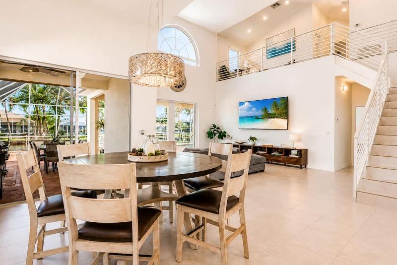 Luxe Waterfront Cape Coral Villa Pool Dock 4BR - image 23