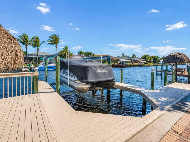 Luxe Waterfront Cape Coral Villa Pool Dock 4BR - image 40