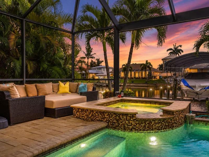 THE Luxury Villa Gulf Access Pool Spa Tiki Hut - image 18