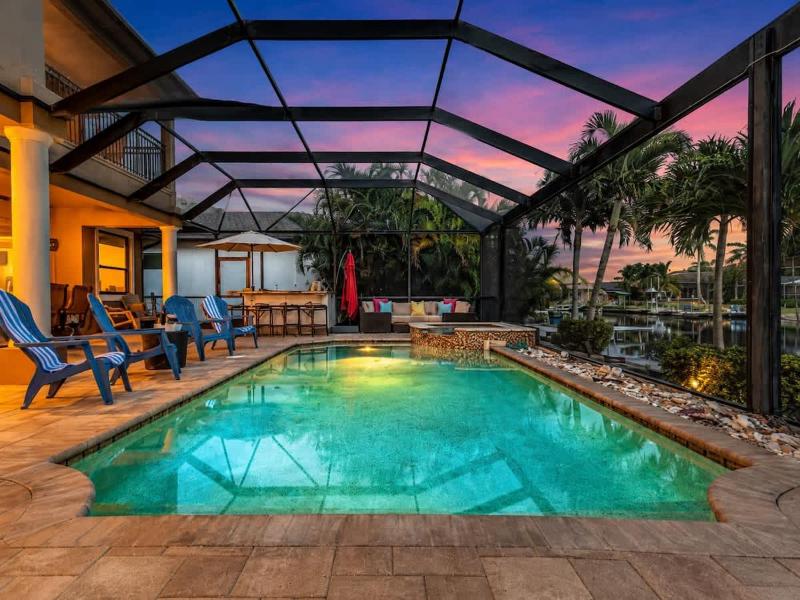 THE Luxury Villa Gulf Access Pool Spa Tiki Hut - image 25