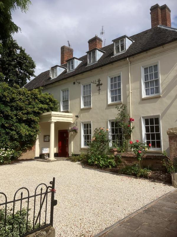 Chapel House - image 1
