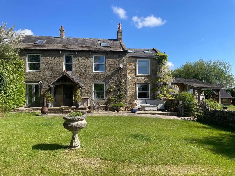 Meagill farmhouse a country retreat - image 1