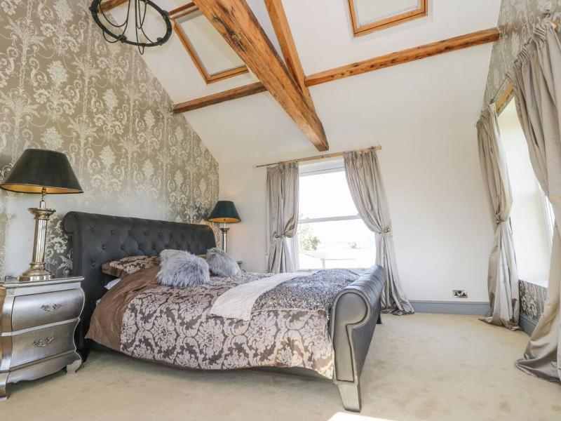 Meagill farmhouse a country retreat - image 3