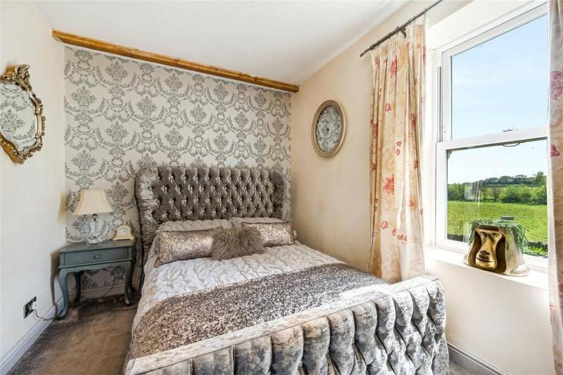Meagill farmhouse a country retreat - image 33