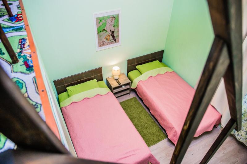 Standard Twin Room image 3
