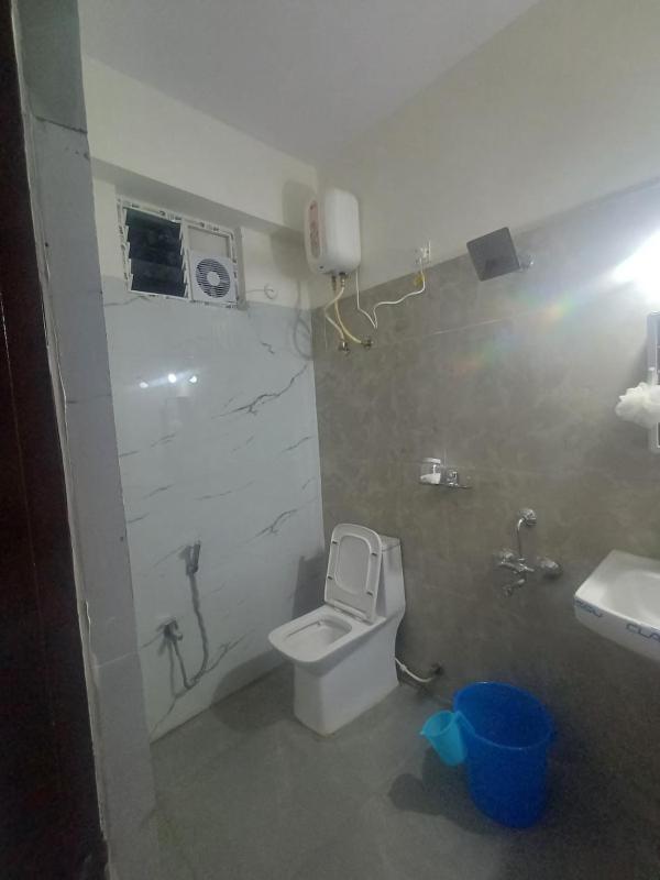 Modern Cozy 2BHK and 2ACs - image 5