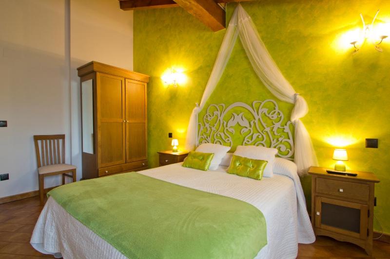 Comfort Double Room with Spa Bath image 4