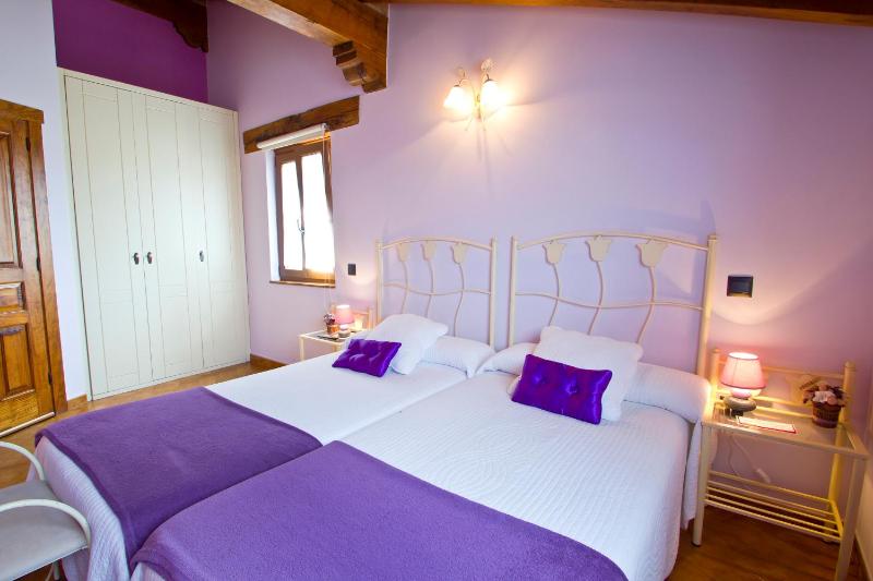Standard Double or Twin Room image 3