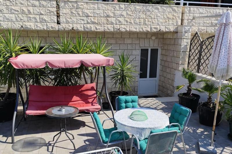 Apartments with parking space Bol Brac - 27896 - image 26