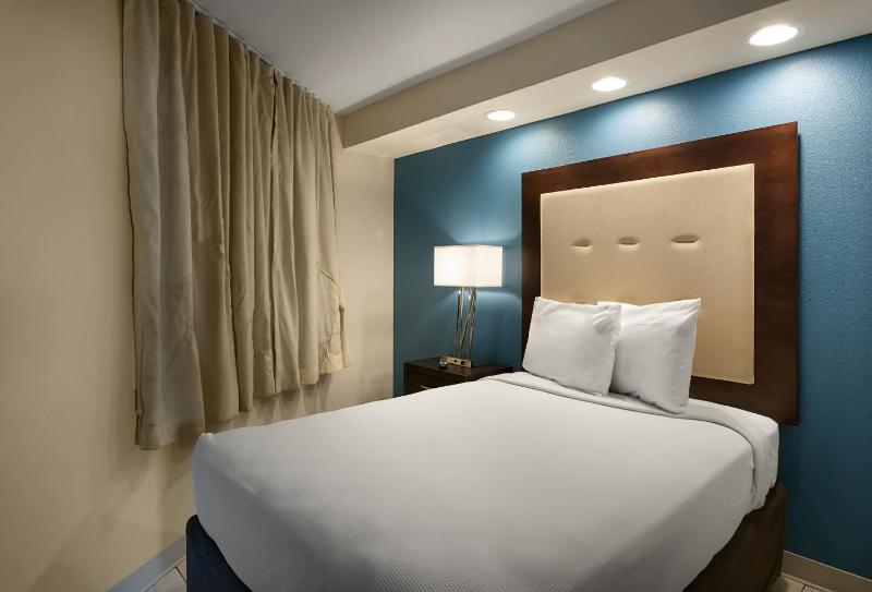 Suite with Balcony image 4