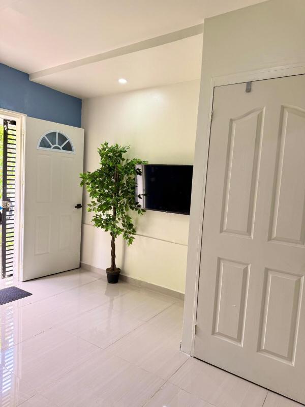 Modern apartment - image 13