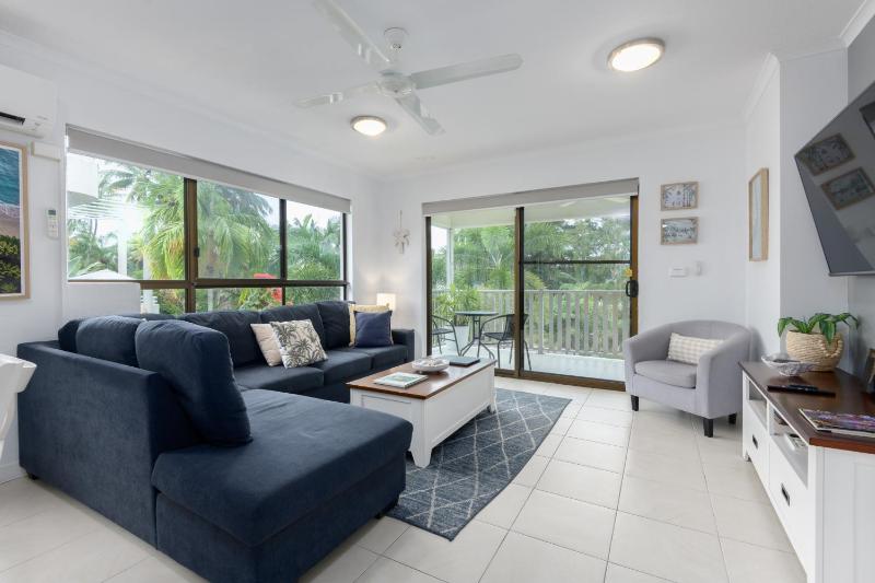Seascape Holidays - Tropical Reef Apartments - image 12