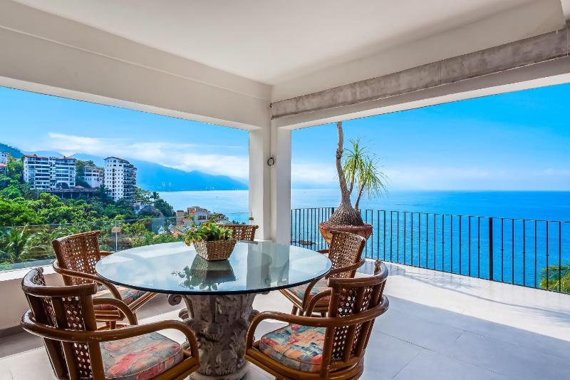Ocean-view Conchas Chinas 3BR near beaches dining nightlife - image 14