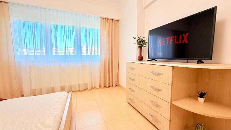 Sunlit 1BR Apartment - In the Shadow of Parliament Palace - image 13