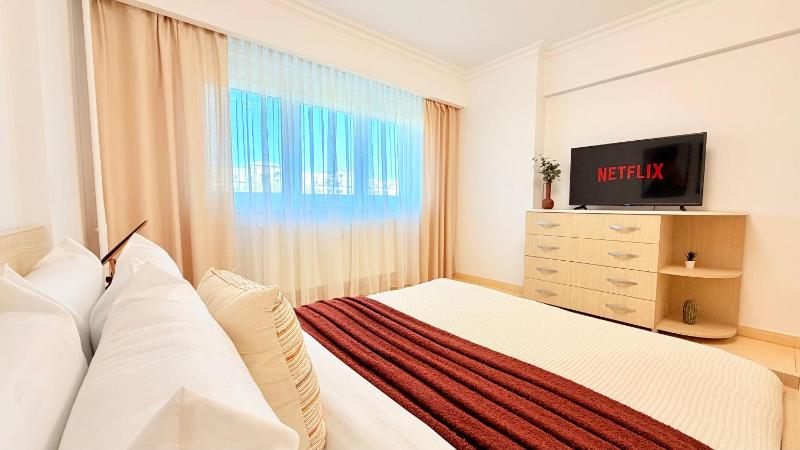 Sunlit 1BR Apartment - In the Shadow of Parliament Palace - image 10