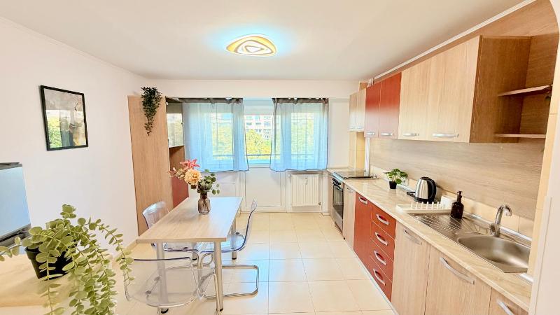 Sunlit 1BR Apartment - In the Shadow of Parliament Palace - image 7