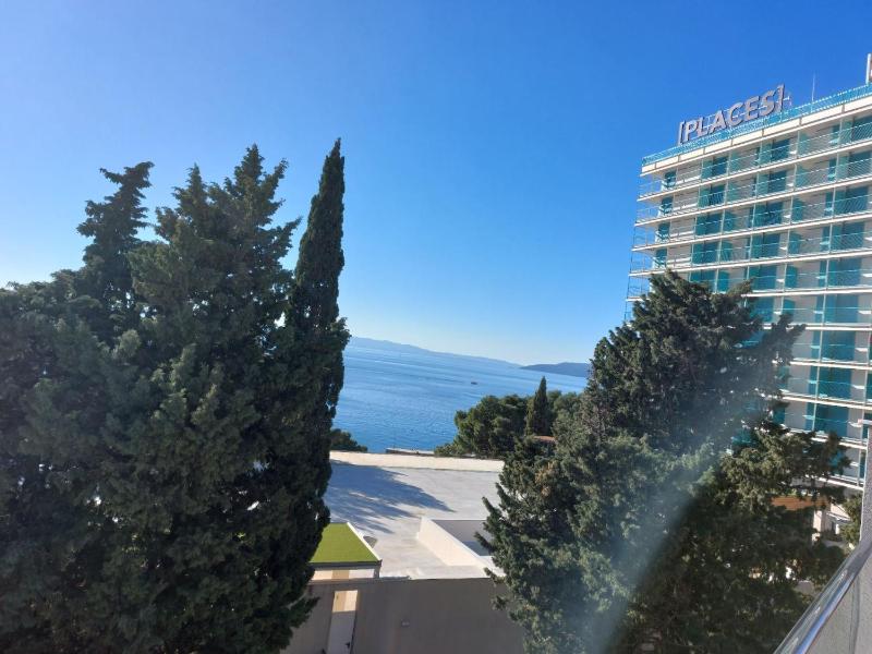 Villa Ni i Makarska -Two Bedroom Apartment With Terrace And Hot Tub Lux F - image 15