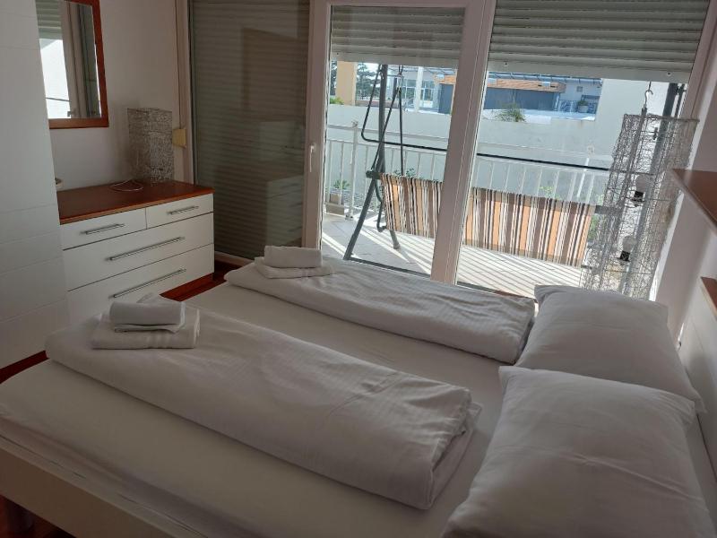 Villa Ni i Makarska - One Bedroom Apartment With Balcony Marina - image 5