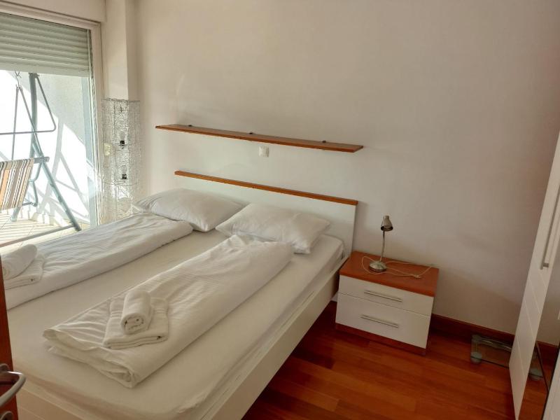 Villa Ni i Makarska - One Bedroom Apartment With Balcony Marina - image 10