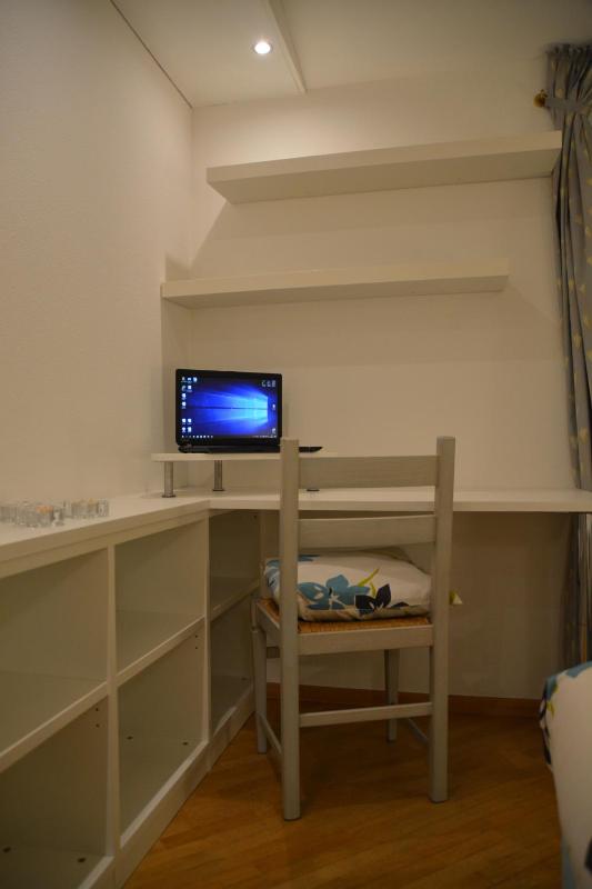 Double Room with Shared Bathroom image 2