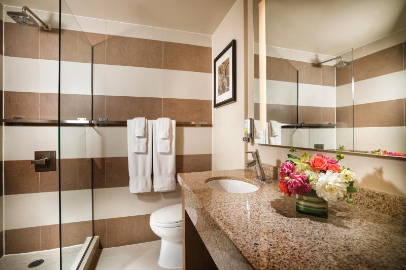 Standard Double Room image 3