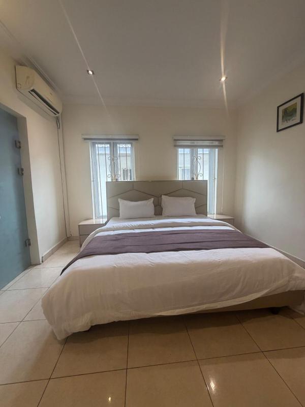 Max Aurea 2 Bedroom Apartment Lekki Phase 1 - image 8