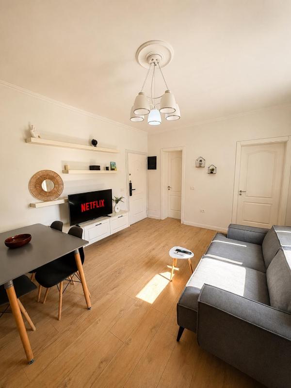 Cozy Apartment in Blloku FastWifi & Self Checkin - image 12