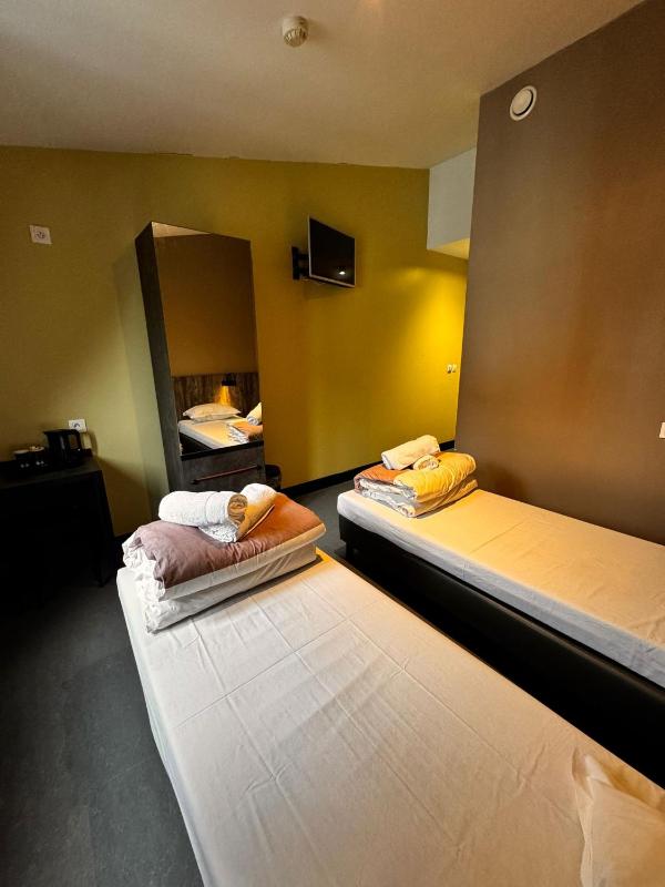 Brxxl 5 City Centre Hostel - image 14