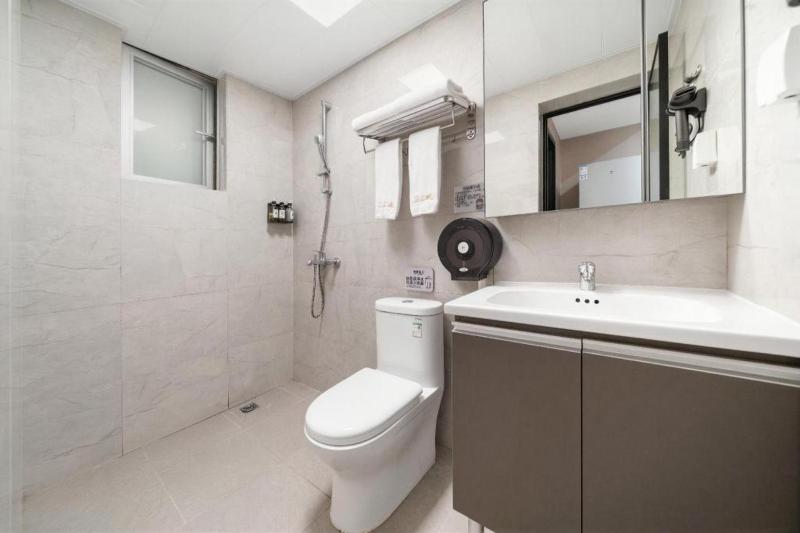 Zhanhui City Hotel Apartment (Shenzhen Convention Center Gangxia Metro Station) - image 36