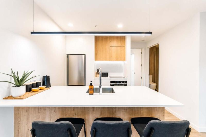 Modern 1BR Retreat with Bath & Laundry - Manchester - image 27