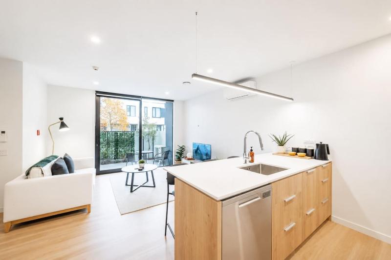 Modern 1BR Retreat with Bath & Laundry - Manchester - image 20