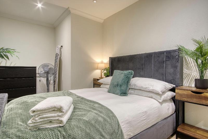 Westhill Road Apartment - image 6