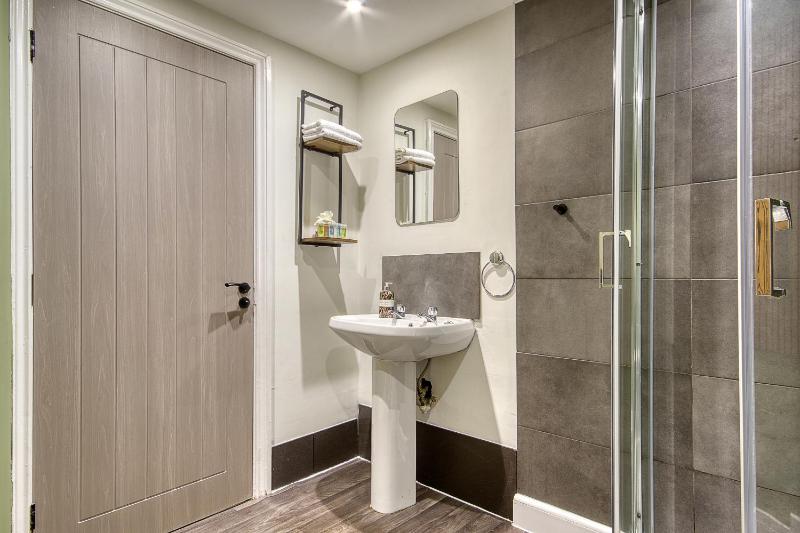 Westhill Road Apartment - image 16