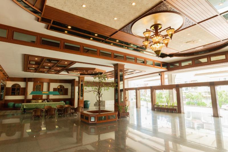 Royal Twins Palace Hotel - image 13