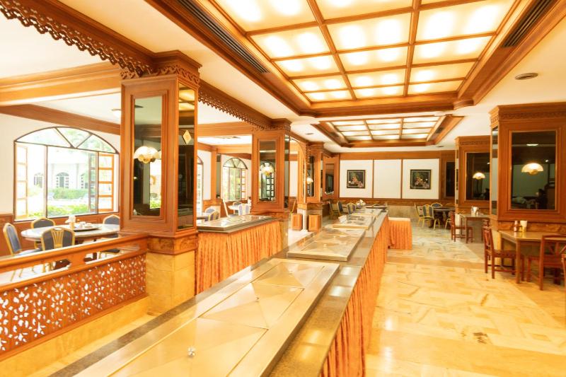 Royal Twins Palace Hotel - image 10
