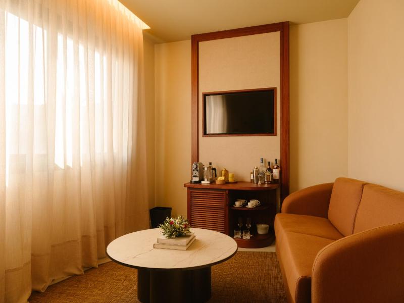 RIVELIAN Grand Menorca - image 7