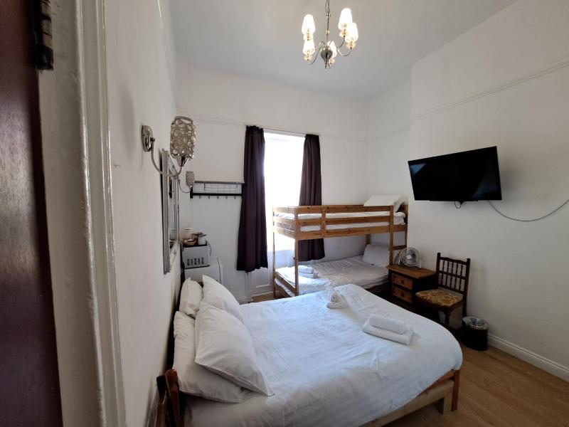 The West Pier Residence - image 10