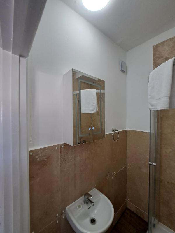 The West Pier Residence - image 20