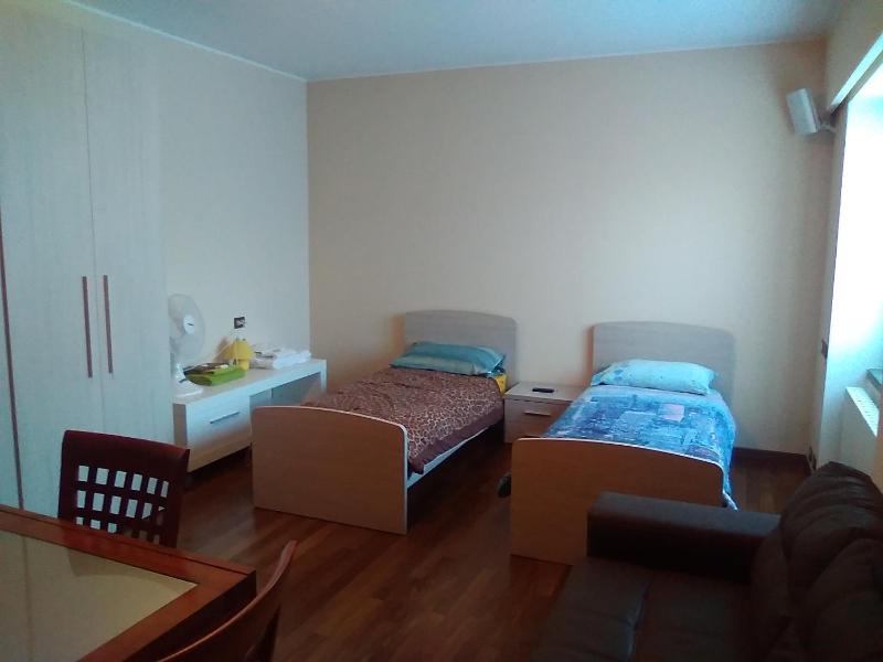 Standard Quadruple Room image 3