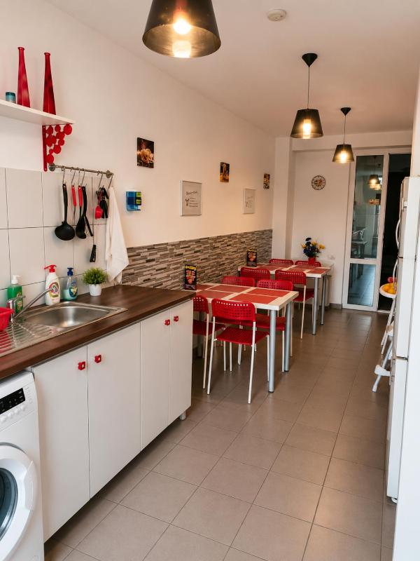 Sunny Family Vila Constanta - image 5