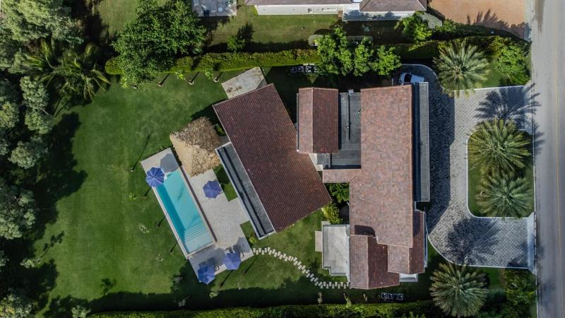 5BR Luxury Oasis Pool Golf & Lake Ocean acces - image 13