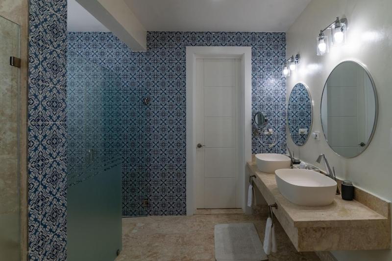 5BR Luxury Oasis Pool Golf & Lake Ocean acces - image 39