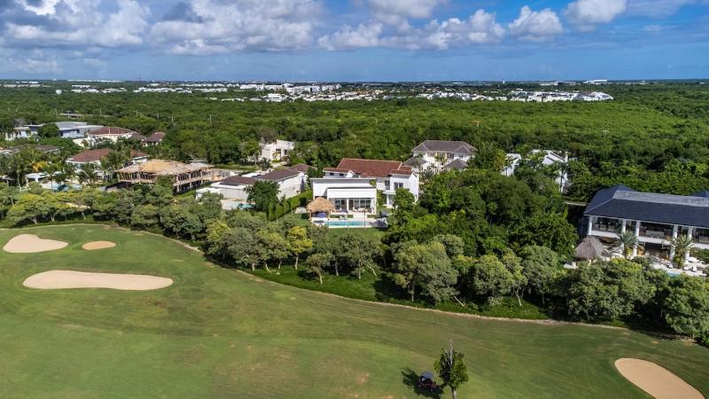 5BR Luxury Oasis Pool Golf & Lake Ocean acces - image 50