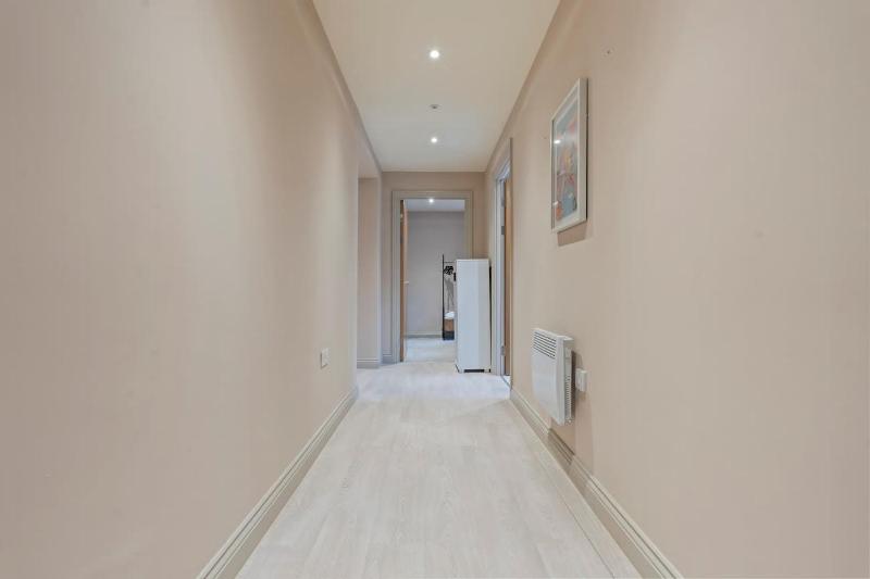Modern 2BR Apt in Leeds Arena Uni City Hub Stay - image 6