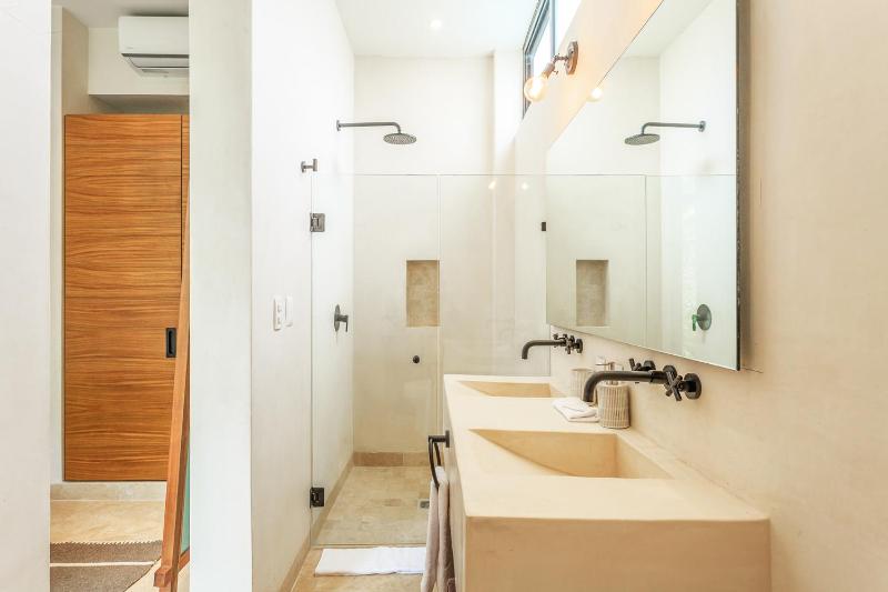 Eco Luxury with Garden Bathtub and Private Pool - image 7