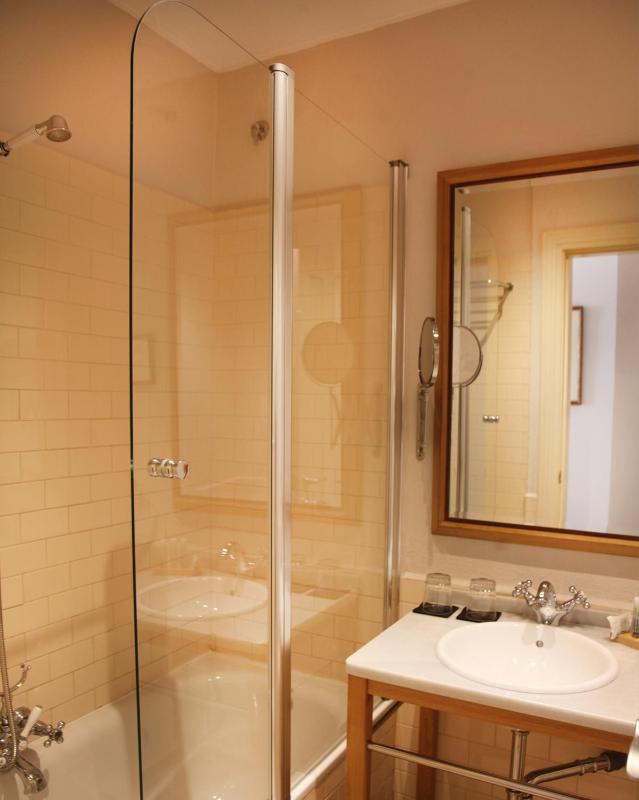 Executive Triple Room image 2