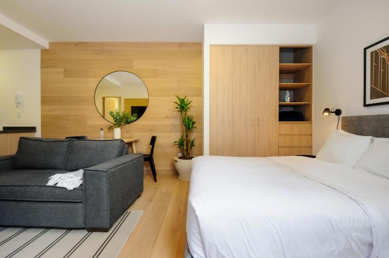 Upscale Loft with Balcony in Roma Norte - image 4