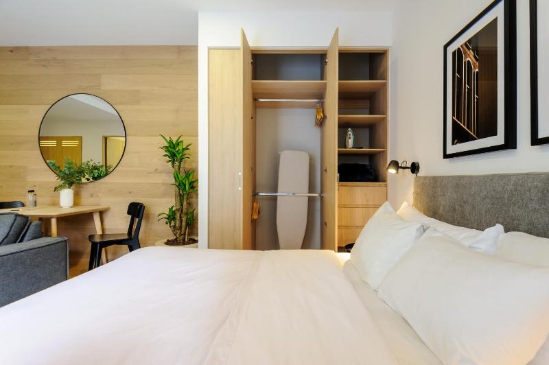 Upscale Loft with Balcony in Roma Norte - image 7