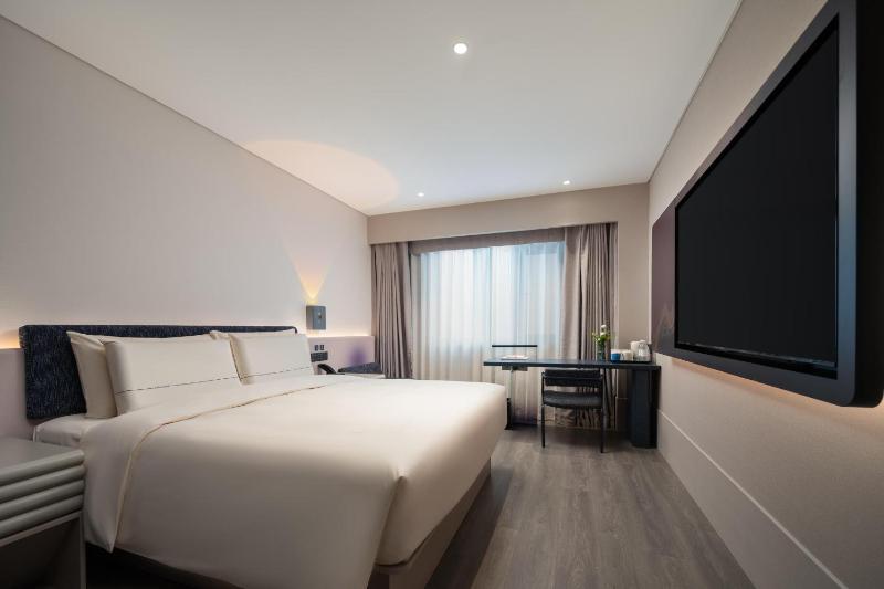 Light Hotel Changsha Wuyi Square Helong Stadium - image 7