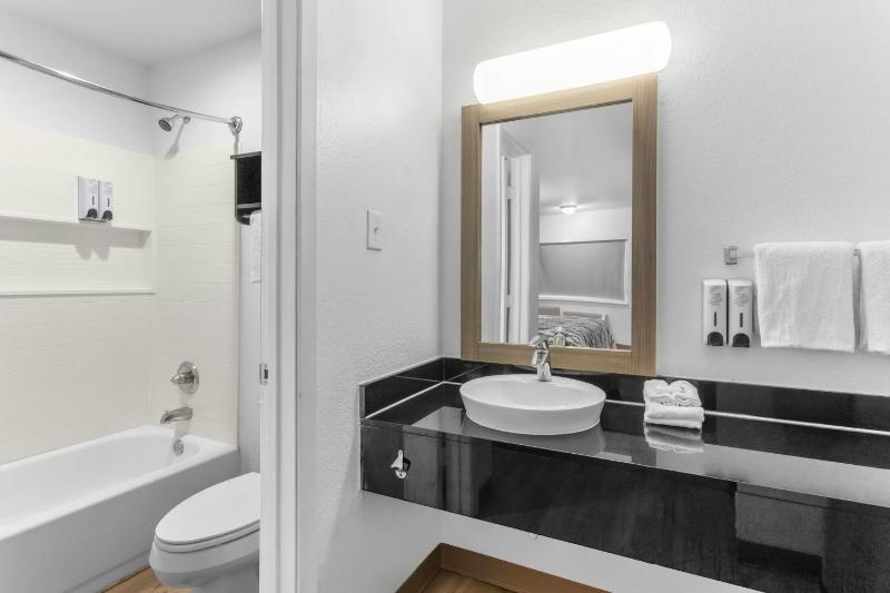 Red Roof Inn Houston - Jersey Village - image 39